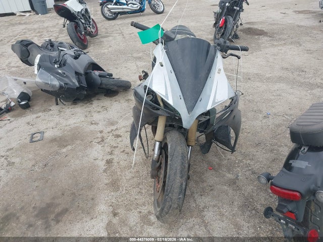 JYARN48E0HA000159 Yamaha FZ10