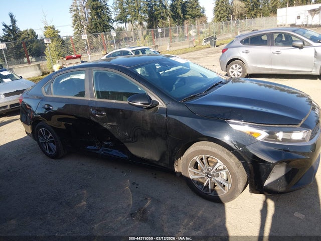 3KPF24AD1PE585475 KIA Forte Lxs