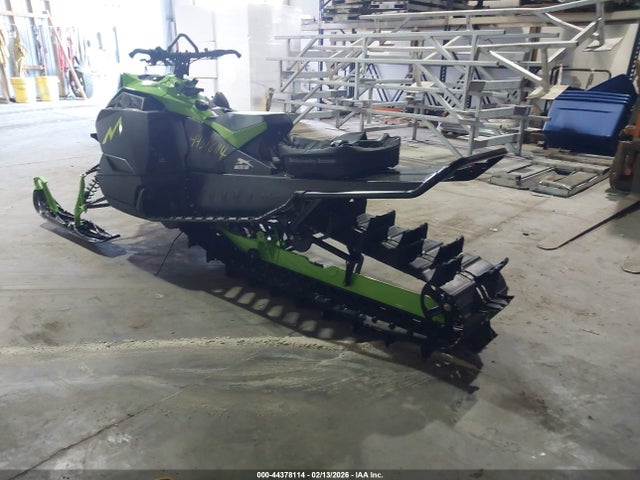 Продажа на аукционе авто 2025 Arctic Cat M8, vin: 4UF1S2JH9ST102504, номер лота: 44378114
