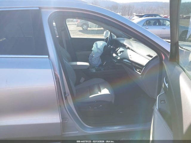 2019 CADILLAC XT4 1GYFZDR48KF216444 Photo 4