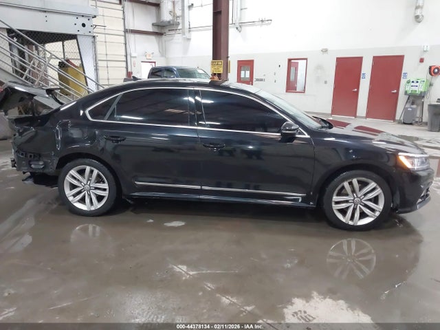 Продаж на аукціоні авто 2017 Volkswagen Passat 1.8t Sel Premium, vin: 1VWCT7A37HC067756, номер лоту: 44378134