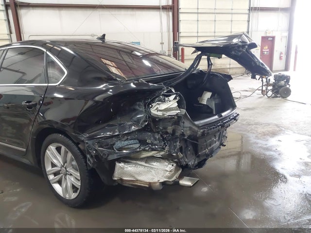 Продаж на аукціоні авто 2017 Volkswagen Passat 1.8t Sel Premium, vin: 1VWCT7A37HC067756, номер лоту: 44378134