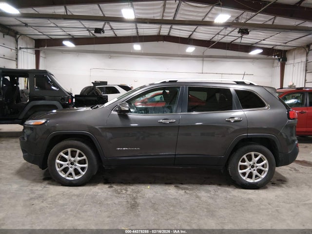 Продаж на аукціоні авто 2016 Jeep Cherokee Latitude, vin: 1C4PJMCB1GW368436, номер лоту: 44378288