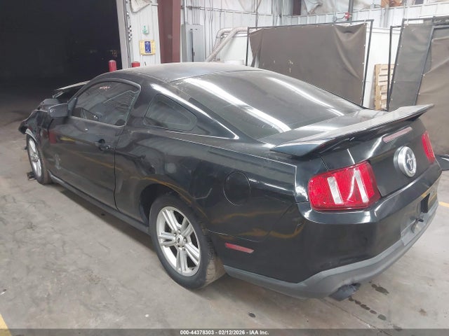 2011 FORD MUSTANG 1ZVBP8AM6B5137189 Photo 2