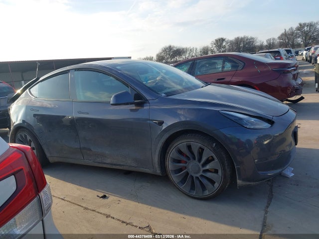 44378409 :رقم المزاد ، 7SAYGDEF0NF337184 vin ، 2022 Tesla Model Y Performance Dual Motor All-wheel Drive مزاد بيع