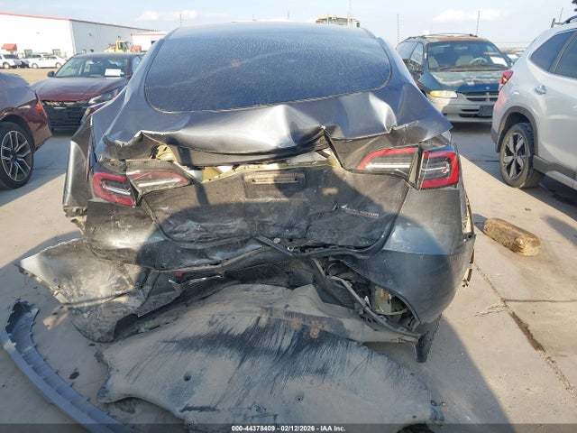 44378409 :رقم المزاد ، 7SAYGDEF0NF337184 vin ، 2022 Tesla Model Y Performance Dual Motor All-wheel Drive مزاد بيع