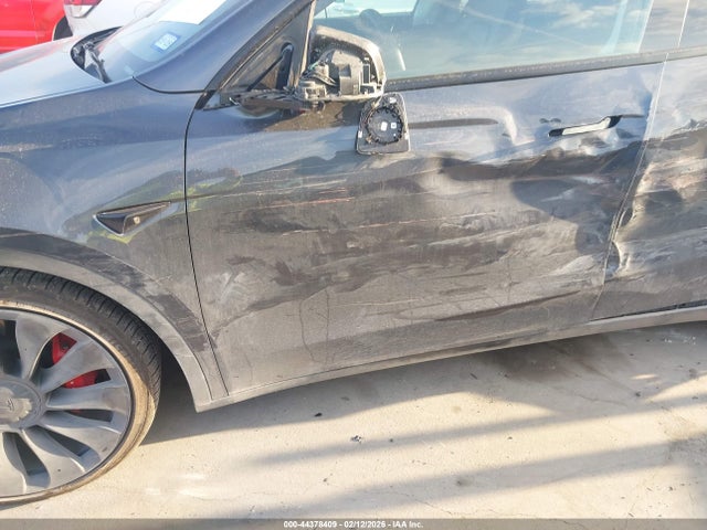 44378409 :رقم المزاد ، 7SAYGDEF0NF337184 vin ، 2022 Tesla Model Y Performance Dual Motor All-wheel Drive مزاد بيع