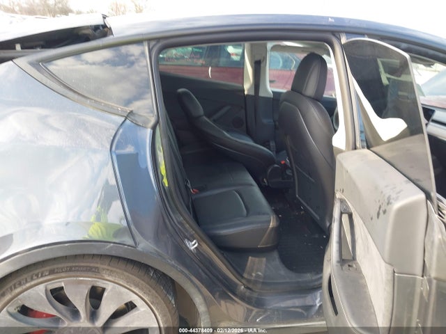 44378409 :رقم المزاد ، 7SAYGDEF0NF337184 vin ، 2022 Tesla Model Y Performance Dual Motor All-wheel Drive مزاد بيع