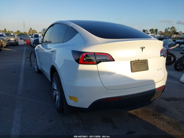 2022 TESLA MODEL Y 7SAYGDEE9NF453443 Photo 2