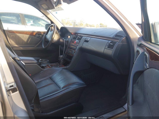 Продаж на аукціоні авто 2001 Mercedes-benz E 430, vin: WDBJF70J31B238322, номер лоту: 44378503