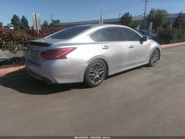 Nissan Altima 2.5/2.5 S/2.5 Sl/2.5 Sr/2.5 Sv 2016 1N4AL3AP0GN371445 Image 4