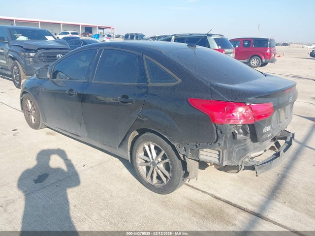 Ford FOCUS SE 2016 1FADP3F28GL267523 Image 3