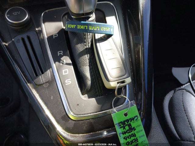 Ford Focus Titanium 2016 1FADP3J20GL362231 Image 11