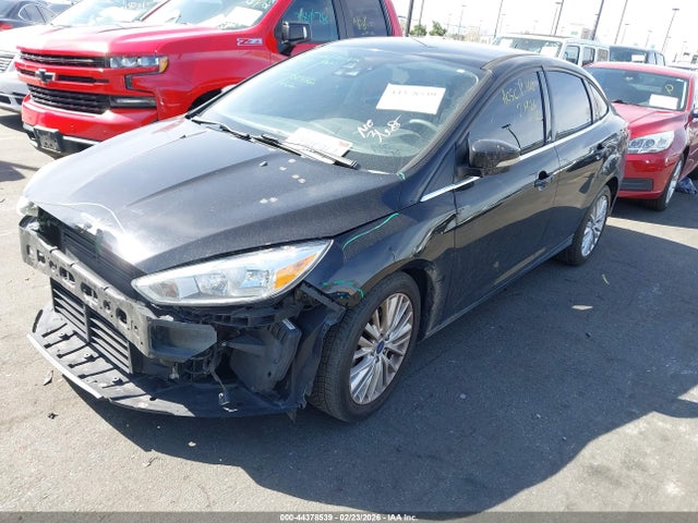 Ford Focus Titanium 2016 1FADP3J20GL362231 Image 2