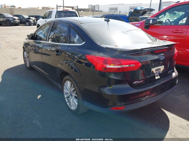 Ford Focus Titanium 2016 1FADP3J20GL362231 Image 3