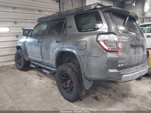 2022 TOYOTA 4RUNNER JTERU5JR9N6047131 Photo 2