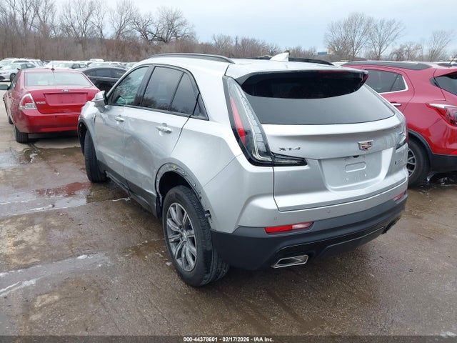 2022 CADILLAC XT4 1GYFZER45NF151434 Photo 2