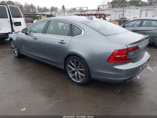 2018 VOLVO S90 LVY982MK3JP038508 Photo 2