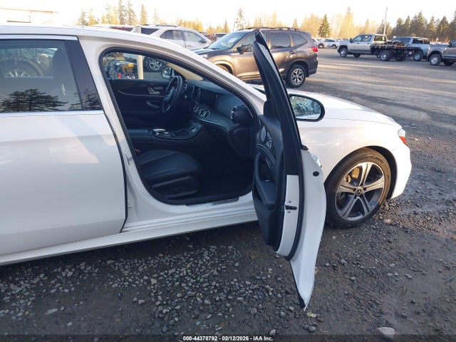 Aukcja sprzedaży 2018 Mercedes-benz E 300 4matic, vin: WDDZF4KB8JA393341, numer aukcji: 44378792