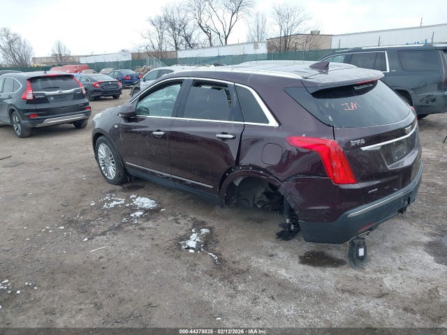 2017 CADILLAC XT5 1GYKNERSXHZ225748 Photo 2
