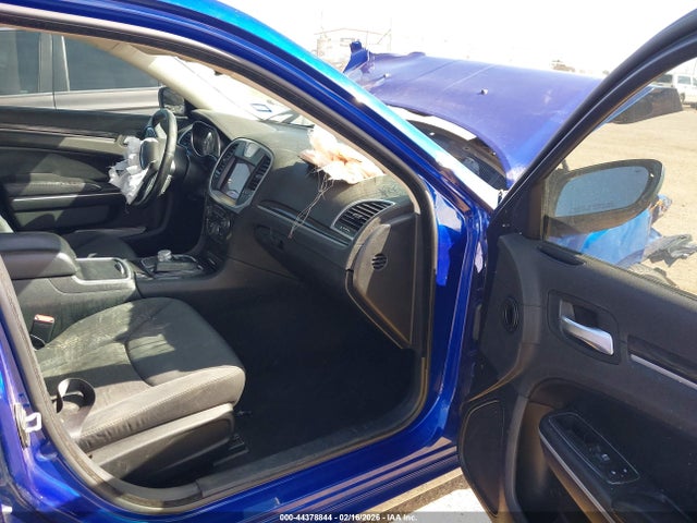 44378844 :رقم المزاد ، 2C3CCAAG3KH610144 vin ، 2019 Chrysler 300 Touring مزاد بيع