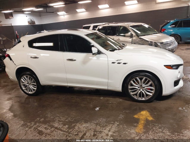 2022 Maserati Levante Gt მანქანა იყიდება აუქციონზე, vin: ZN661XUA3NX407259, აუქციონის ნომერი: 44378886
