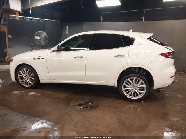 2022 Maserati Levante Gt მანქანა იყიდება აუქციონზე, vin: ZN661XUA3NX407259, აუქციონის ნომერი: 44378886
