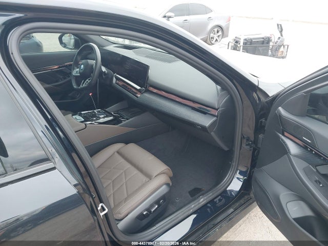 Продаж на аукціоні авто 2025 Bmw 550e Xdrive, vin: WBA13FK03SCT75276, номер лоту: 44378907