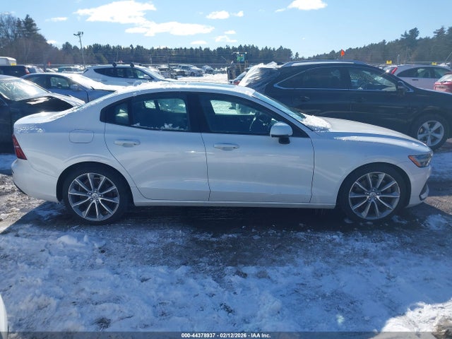 7JRA22TK6KG012155 Volvo S60 T6 Momentum