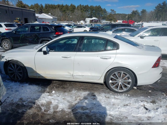 7JRA22TK6KG012155 Volvo S60 T6 Momentum
