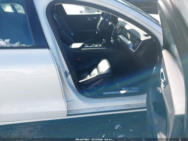 2019 VOLVO S60 7JRA22TK6KG012155 Photo 4