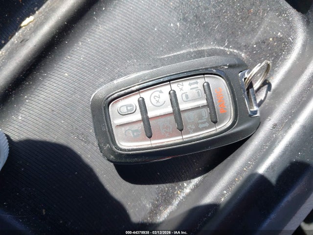 2021 Chrysler Pacifica Touring მანქანა იყიდება აუქციონზე, vin: 2C4RC1FG2MR526599, აუქციონის ნომერი: 44378938