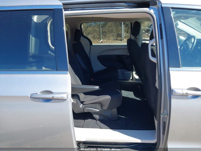 2021 Chrysler Pacifica Touring მანქანა იყიდება აუქციონზე, vin: 2C4RC1FG2MR526599, აუქციონის ნომერი: 44378938