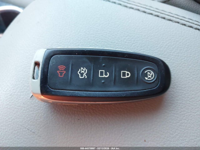 44378997 :رقم المزاد ، 1FMCU0J93GUB62914 vin ، 2016 Ford Escape Titanium مزاد بيع