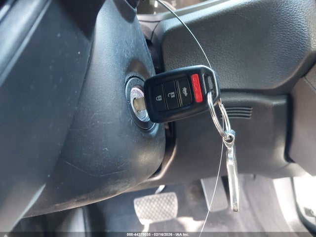 44379035 :رقم المزاد ، 19XFC2F66KE200335 vin ، 2019 Honda Civic Lx مزاد بيع