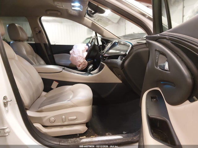 44379038 :رقم المزاد ، LRBFX1SA9JD017888 vin ، 2018 Buick Envision Essence مزاد بيع