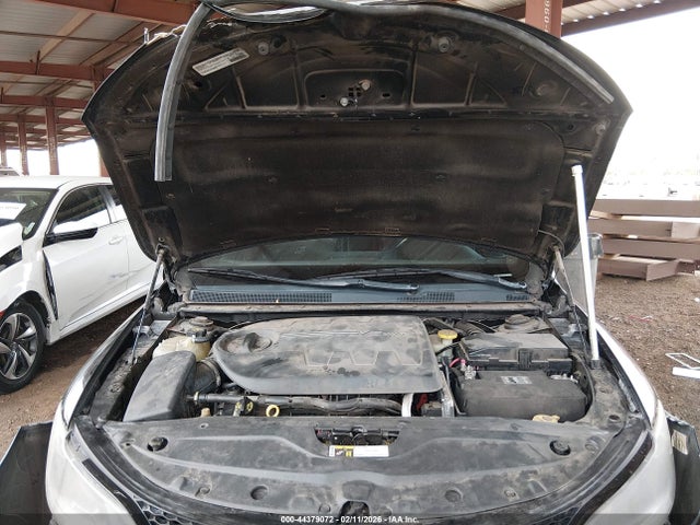 Aukcja sprzedaży 2015 Chrysler 200 S, vin: 1C3CCCBG3FN569778, numer aukcji: 44379072