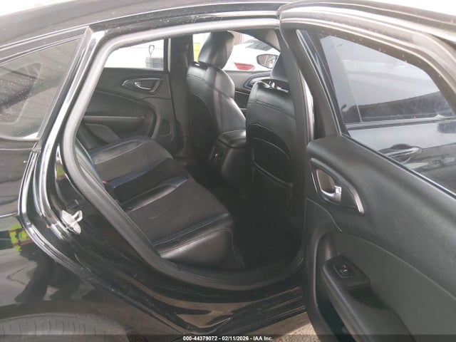Aukcja sprzedaży 2015 Chrysler 200 S, vin: 1C3CCCBG3FN569778, numer aukcji: 44379072