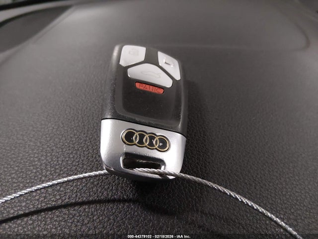 2017 AUDI A4 WAUDNAF44HN045733 Photo 10