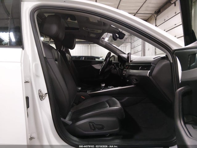 2017 AUDI A4 WAUDNAF44HN045733 Photo 4