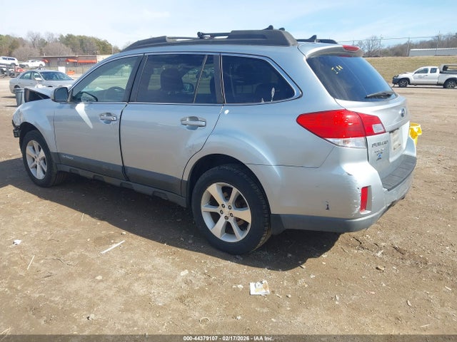 44379107 :رقم المزاد ، 4S4BRCPC2D3306939 vin ، 2013 Subaru Outback 2.5i Limited مزاد بيع
