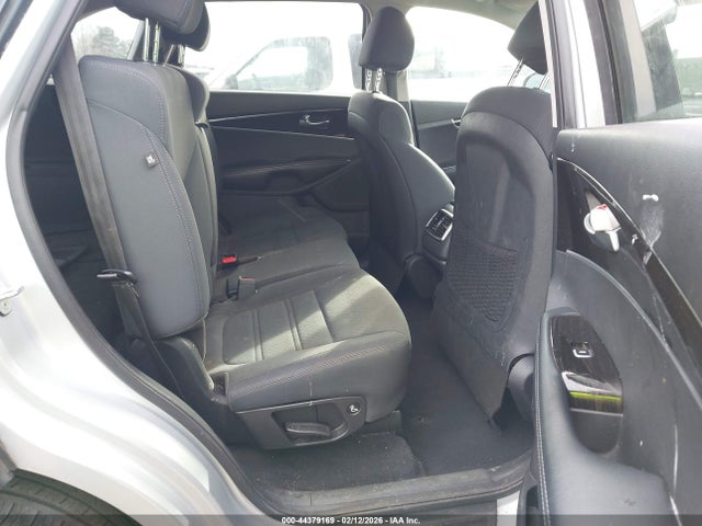 Продажа на аукционе авто 2020 Kia Sorento 2.4l L, vin: 5XYPG4A31LG644194, номер лота: 44379169