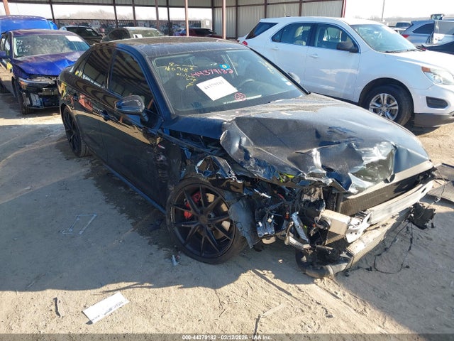 2018 AUDI A4 WAUENAF42JA151812 Photo 0