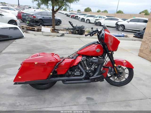 1HD1KRP27NB600616 Harley-Davidson FLHXS