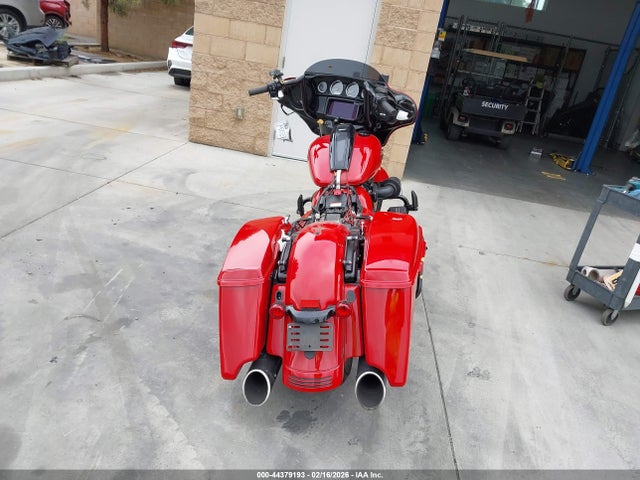 1HD1KRP27NB600616 Harley-Davidson FLHXS