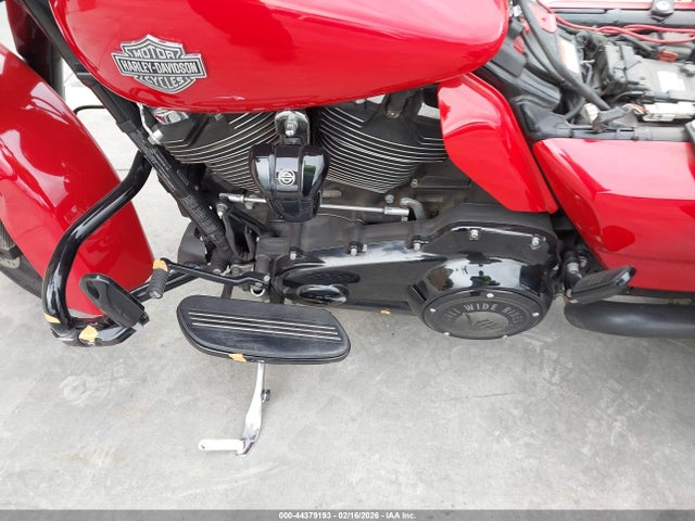 1HD1KRP27NB600616 Harley-Davidson FLHXS