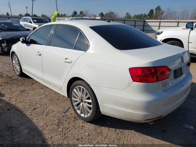 3VWL07AJ2EM389027 Volkswagen Jetta 1.8t Sel