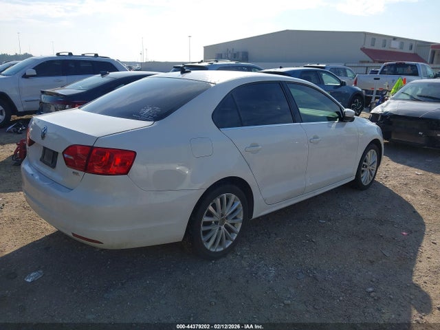 3VWL07AJ2EM389027 Volkswagen Jetta 1.8t Sel