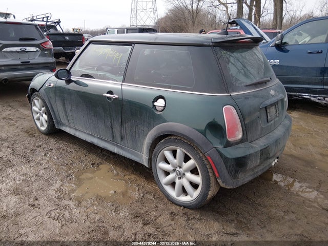 2006 MINI COOPER S WMWRE33536TJ36726 Photo 2