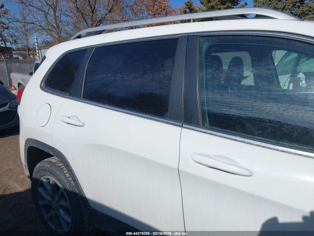 2016 Jeep Cherokee Latitude მანქანა იყიდება აუქციონზე, vin: 1C4PJMCB1GW117027, აუქციონის ნომერი: 44379285